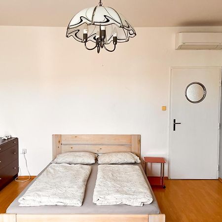 Flat With Nicest Wiew In Old Town - 3 Bedrooms, Ac Bratislava Esterno foto